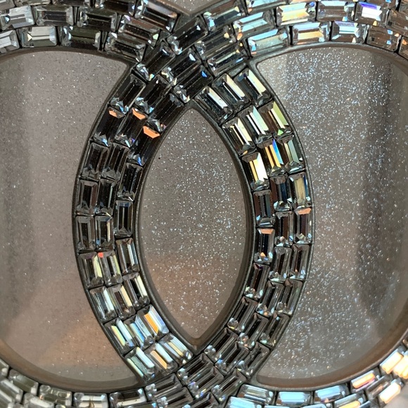 CHANEL 🤍 Rare Sparkle Bling Lucite Emerald Cut Crystal Cuff CC Logo Bracelet 🦄 - Picture 8 of 16